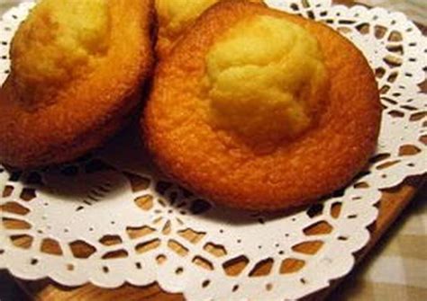 Donsuemor madeleines are elegant little french cakes with distinctive shell shapes. Moist and Fluffy Milky Honey Madeleines Recipe by cookpad ...