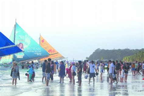 Boracay Draws Million Tourists In