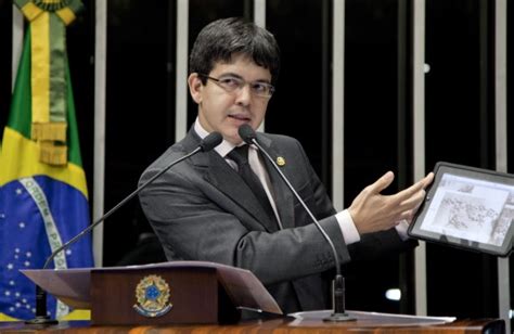 Brazilian professor and politician from the state of amapá. Randolfe Rodrigues protocola terceiro pedido de ...