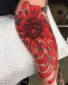 Bắt sóng cảm xúc đó là thông điệp mà hình xăm cặp ở chân muốn gửi gắm. Mitsj trên Instagram: "Chrysanthemum, Available for tattoo ...