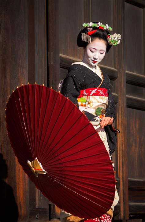 maiko 舞妓 gion kobu 祇園甲部 mamefuji まめ藤 kyoto japan geisha japan japanese geisha japanese culture