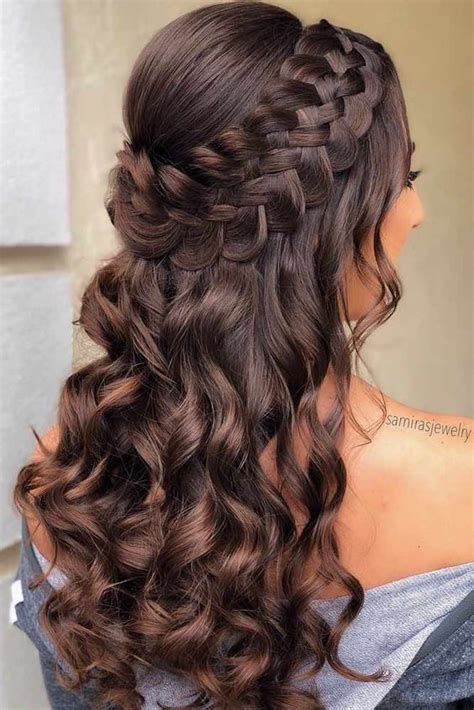 Ponytail or braided ponytail is also efficient hairstyles, however, updos have the potential to beat them in the race. Stylish Prom Hairstyles Half Up Half Down