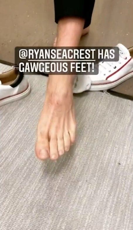 Kelly Ripa Causes Frenzy After Sharing Video Of Ryan Seacrests Feet