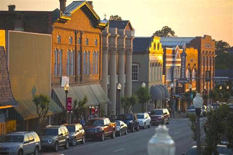 The 6 Most Charming Small Towns In Georgia To Escape To Caroline Eubanks
