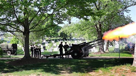 Behind The Scenes Presidential Salute Battery Honors A Fallen Army