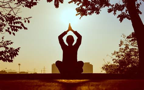 3 Wege Wie Dir Meditation Hilft Deine Schwingung Zu Erhöhen The Happy Life