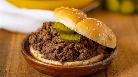 Loose meat sandwiches are flavorful midwestern chopped meat burgers made with seasoned beef, worcestershire sauce and onion, topped with dill for a traditional loose meat sandwich, simply spoon your seasoned ground beef mixture on a bottom hamburger bun, top with thick dill pickles and. Loose Meat Sandwiches are flavorful Midwestern chopped meat burgers made with seasoned beef. # ...
