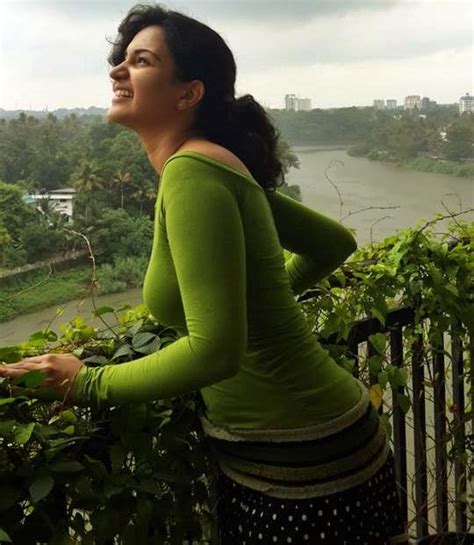 The Fresh Malayali Malayalam Actress Honey Rose Latest Hot Photos