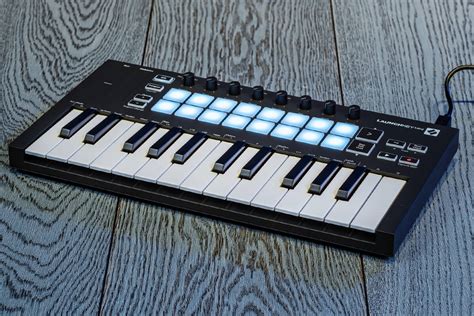 The Best Small Key Midi Keyboard Controllers For
