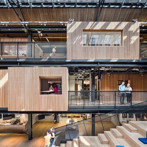 De là est resté le nom « air bed and breakfast ». The Warehouse: Airbnb's New International Headquarters in ...