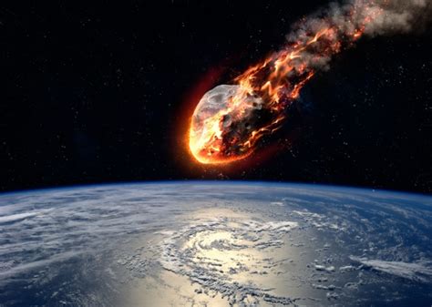 혜성이 그대로 날아와서 지구에 떨어지게 된다면 인류는 꼼짝없이 멸망할 위기. 나우뉴스 NASA 국장 "소행성 지구 충돌, 우리가 사는 동안 ...