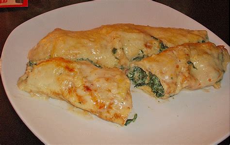 Giulia's crespelle alla fiorentina recipe is the perfect starter for a tuscan christmas feast. Crespelle alla Fiorentina (Rezept mit Bild) von salsaholic ...