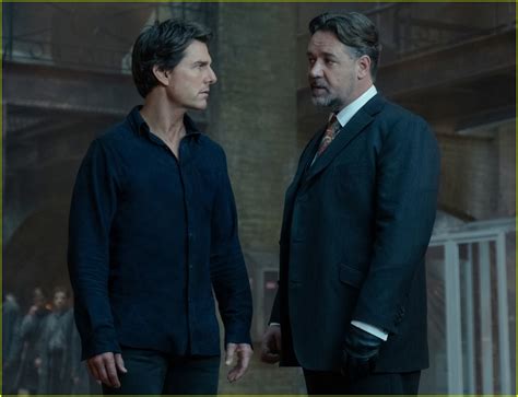 See 34 Stills From Tom Cruises The Mummy Photo 3909578 Annabelle Wallis Russell Crowe