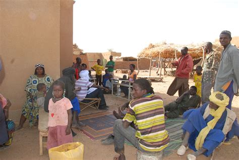 Villagers Gather Essakane Burkina Faso Case Visit The Re Flickr