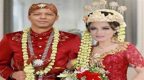 Foto ini diambil saat ariel berusia belasan tahun. Fakta Dibalik Foto Pernikahan Ariel Noah Dengan Putri Jamila Si Penyanyi Dangdut Bikin Geger ...