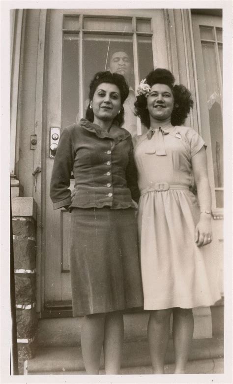 What Did Women Wear in the 1940s? Here Are 40 Vintage Snapshots Show