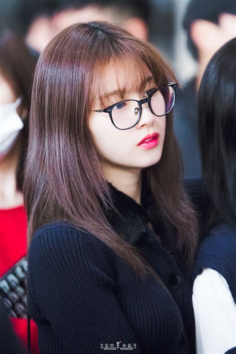 Sana Looks Absolutely Adorable With Spectacles! | Daily K Pop News