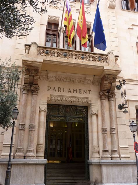 Casa en palma de mallorca con piscina. Entrada del Parlamento de Palma de Mallorca. Alquilar un ...