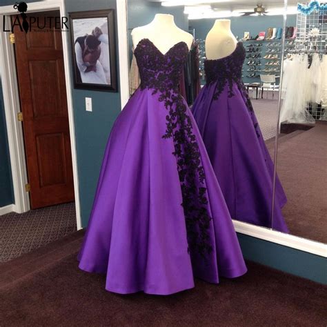 Real Vintage Purple Prom Dresses With Black Lace Applique Satin Ball