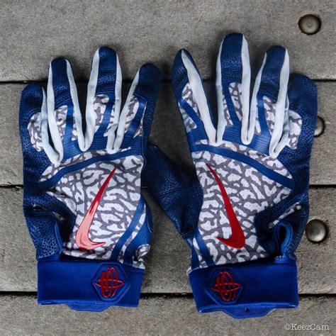 Chicago cubs first baseman anthony rizzo received his third career gold glove award for his defensive performance during the 2019 season. What Pros Wear: Anthony Rizzo's Nike Huarache Elite ...