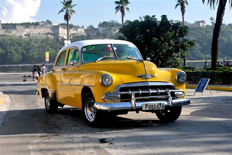 Riding With Cubas Classic American Car Aficionados Digital Trends