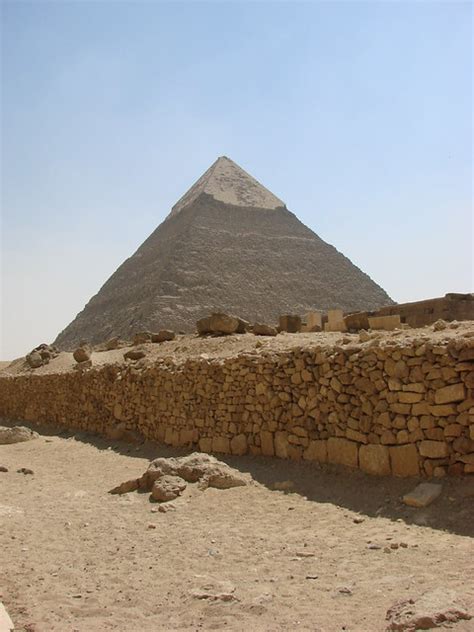 Pyramid at Giza | The second largest pyramid at Giza. You ...