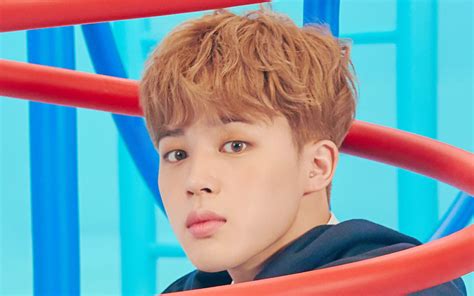 The members say he's the kindest in the group. Popular 11+ Biodata V Bts, Paling Hot!