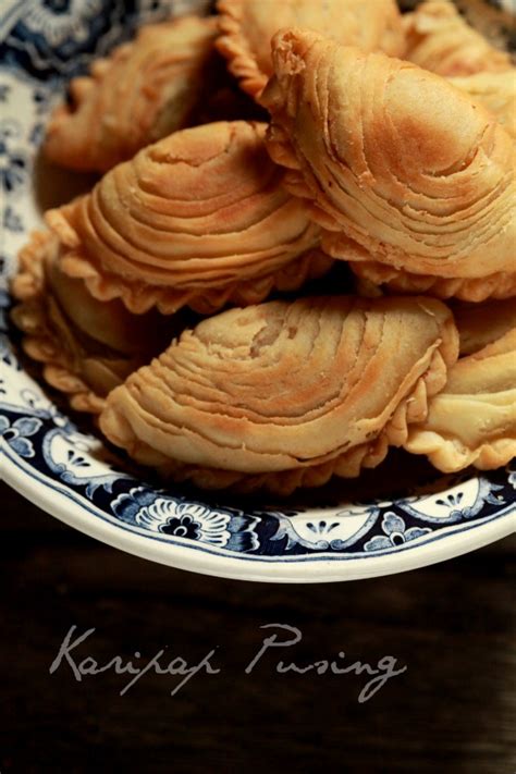 Dibuka juga untuk tempahan bagi yang berhajat. masam manis: Karipap Pusing