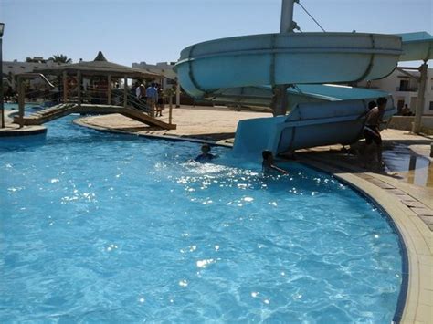 Équipements prisés dans les locations de vacances. تعليقات حول فندق ‪Royal Beach Resort‬ - رأس سدر, مصر ...