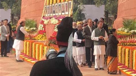 2001 Parliament Attack Pm Modi Other Leaders Pay Floral Tribute To Martyrs India News News