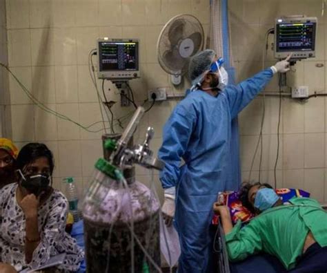 Delhi Oxygen Crisis On Hospitals O2 Left For Few Minutes Sos Aaps