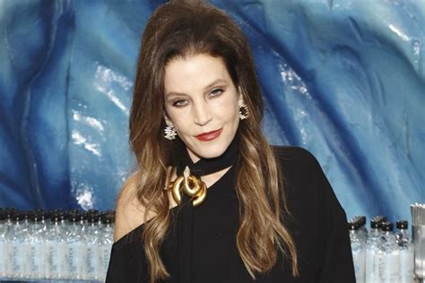 Filha De Lisa Marie Presley Faz Homenagem Póstuma Para A Mãe Metrópoles