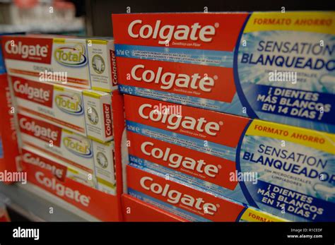 Supermarket Colgate Hi Res Stock Photography And Images Alamy