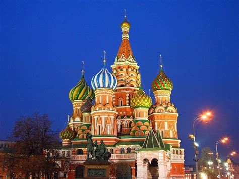 روسيا هي واحدة من قادة العالم في مجال تكنولوجيا المعلومات والخدمات المالية والهندسة الفضائية وغيرها. قصر الكرملين يحتضن قرعة مونديال روسيا 2018