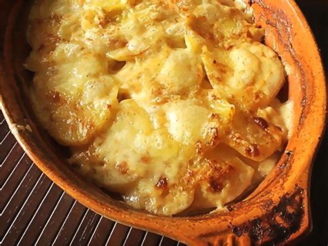 Mar 16, 2015 · this crock pot scalloped potatoes and ham recipe is a new family favorite. Crock Pot Scalloped Potatoes Recipe | Just A Pinch Recipes