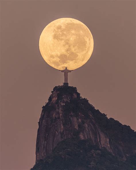 Fotógrafo Registra Cristo Redentor “abraçando” Lua Cheia E Foto Viraliza Cnn Brasil