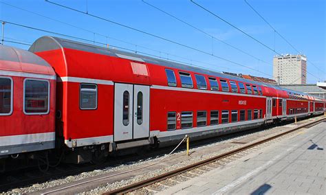 Db bnrbdzf / br110 bf verkehrsrot expertline das paket enthält den steuerwagen bnrbdzf mit wittenberger kopf, die personenwagen abn und bn und die elektrische einheitslok br110 in. 750 DBz | Deutsche-Reisezugwagen.de