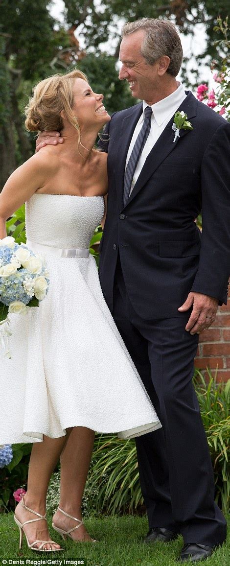 Cheryl Hines And Bobby Kennedy S Wedding Pictures From Cape Cod