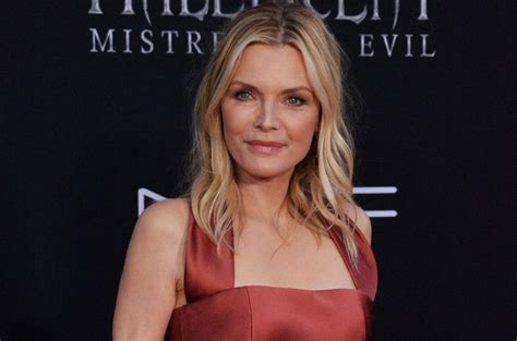 ‘french Exit Star Michelle Pfeiffer People Are Funniest In Dire
