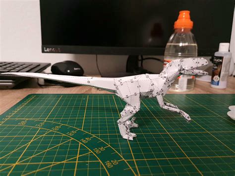 Made A Velociraptor Model From Jurassic Park Rpapercraft