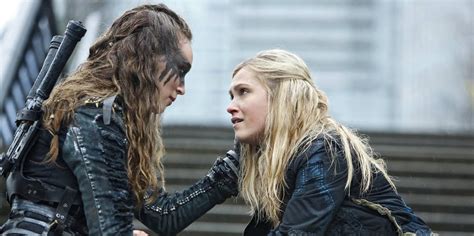 Clarke And Lexa From The 100 Are Tumblrs Most Popular Ship Of 2016 Lexa Y Clarke The 100