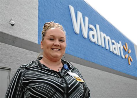 Seymour Walmart Has Its First Female Store Manager Frumbl