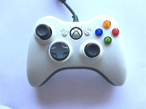 Official Xbox 360 Wired White Controller Baxtros
