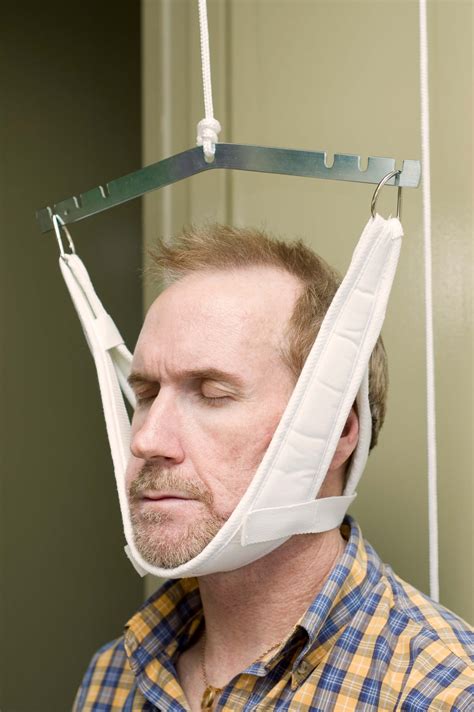 cervical-neck-traction-or-lumbar-low-back-traction-is-it-useful-hcrc