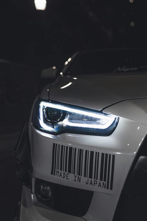 Car Headlight · Free Stock Photo