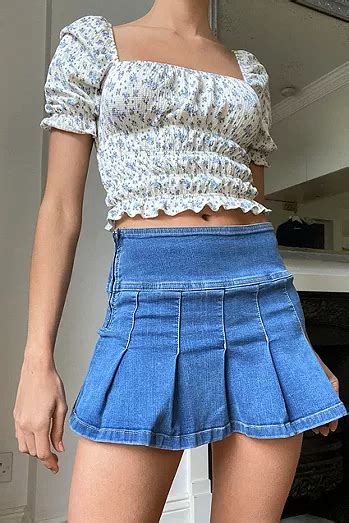 pink pleated mini skirt outfit jean skirt outfits miniskirt outfits denim mini skirt pleated