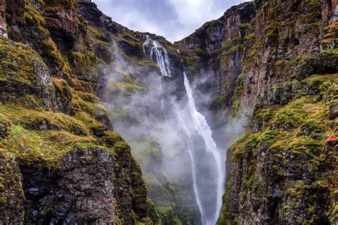 25 Best Iceland Waterfalls Into The Glacier