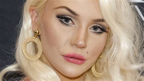 Courtney Stodden Comes Out As Non Binary