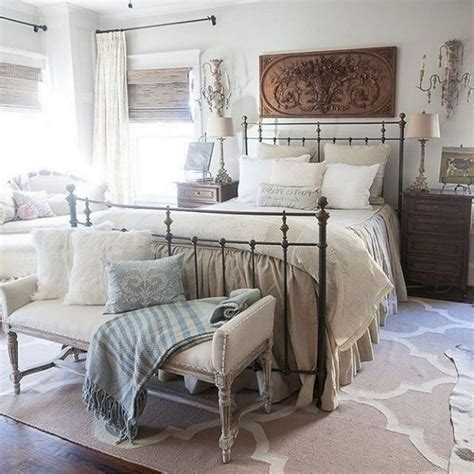 Learn how to create the look yourself including a diy add fun accessories to create the farmhouse style bedroom of your dreams! 12+ Fabulous Farmhouse Bedroom Design Which Makes You ...