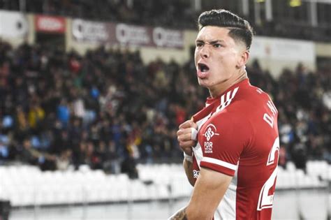 Darwin nunez destroying great players. OFICIAL: Darwin Nunez é reforço do SL Benfica